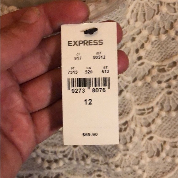 Cream lace shorts from express - Picture 3 of 4